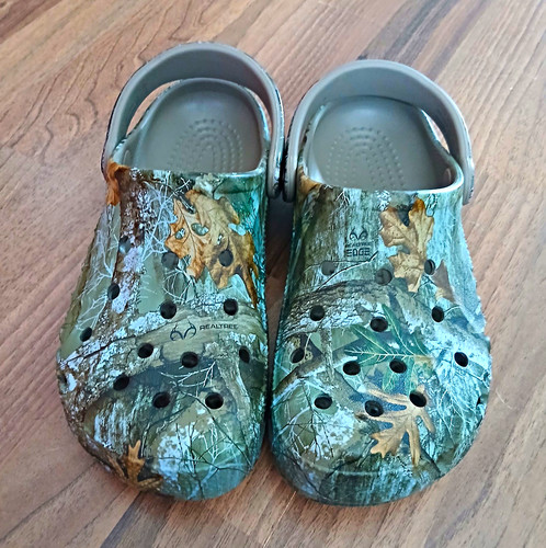 Crocs classic clog sandals - crocs,