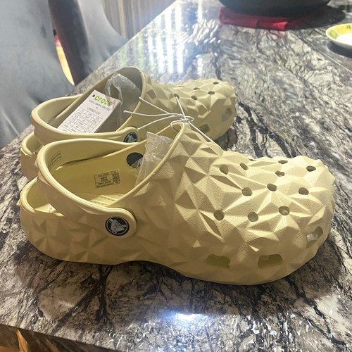 Crocs classic bae clog beige - classic,